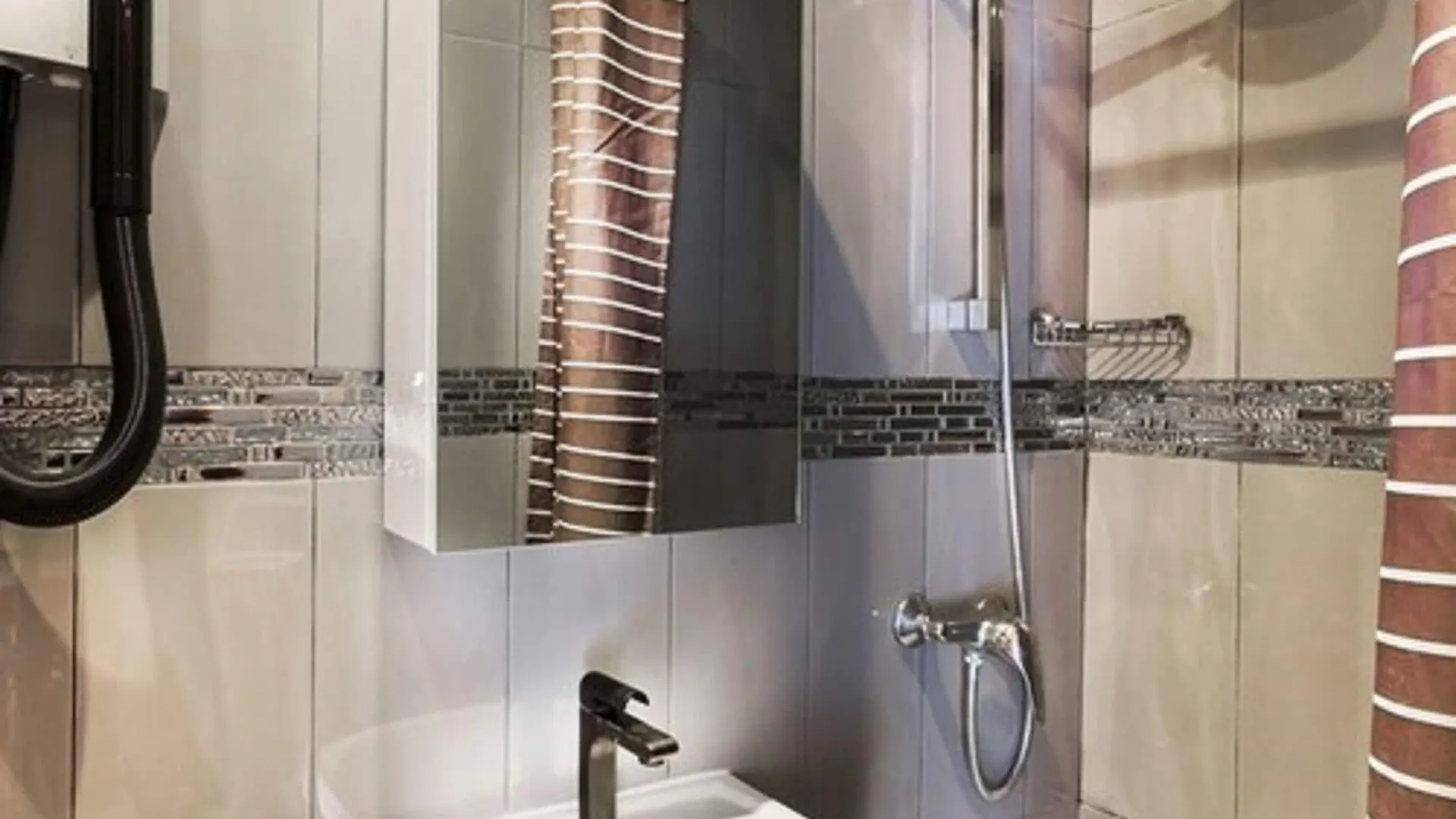 Hotel Maubeuge Gare Du Nord Paris